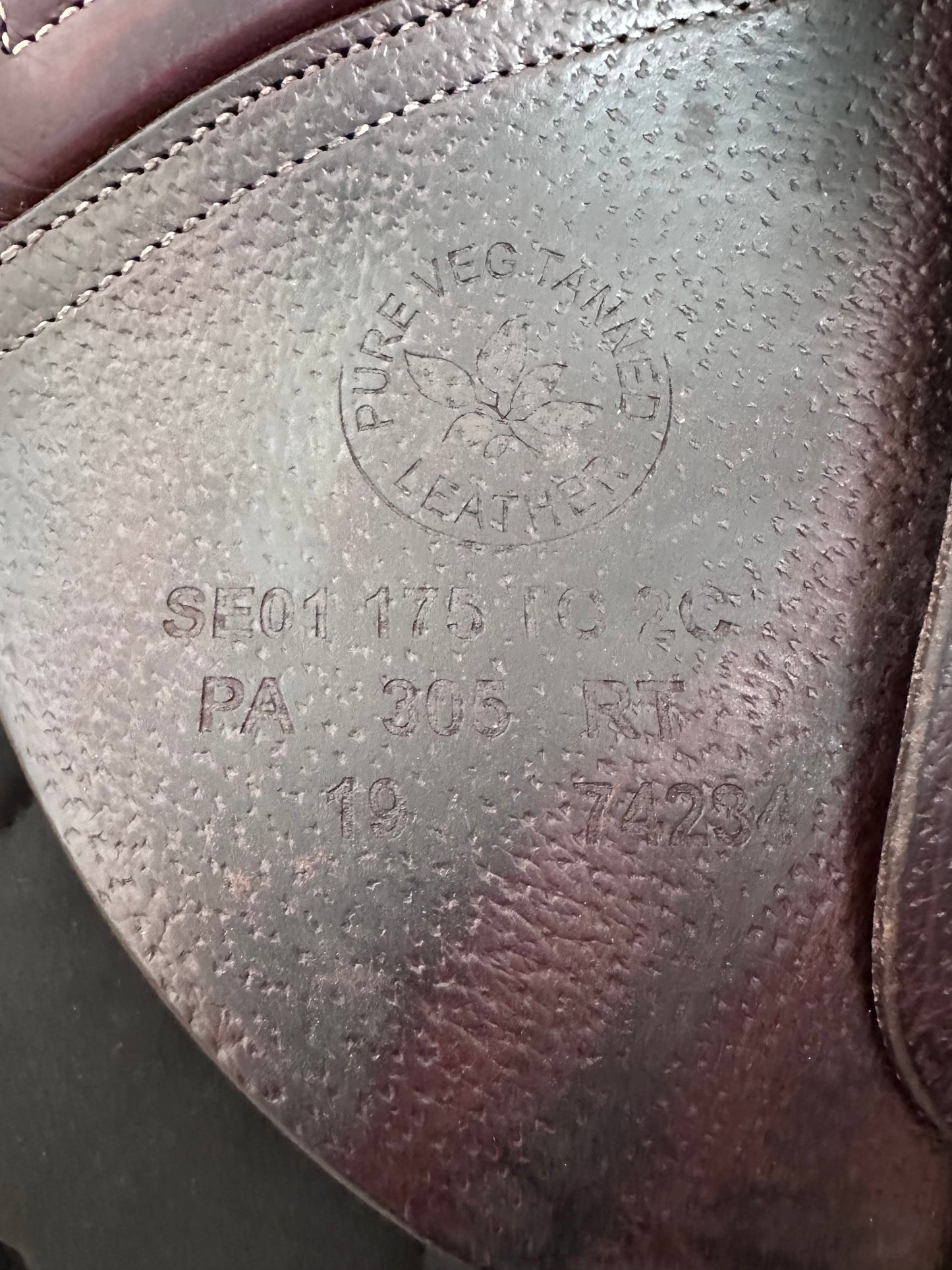 Begagnad CWD sadel SE01 17,5" 2C (ny sadelkåpa)