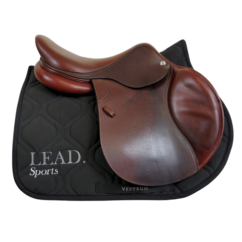 Begagnad CWD-sadel Classic 17,5" 3C