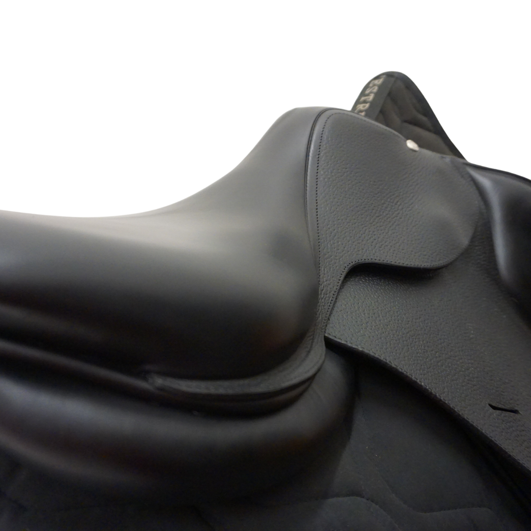 Begagnad Butet-sadel P 17" 2,25 kåpa