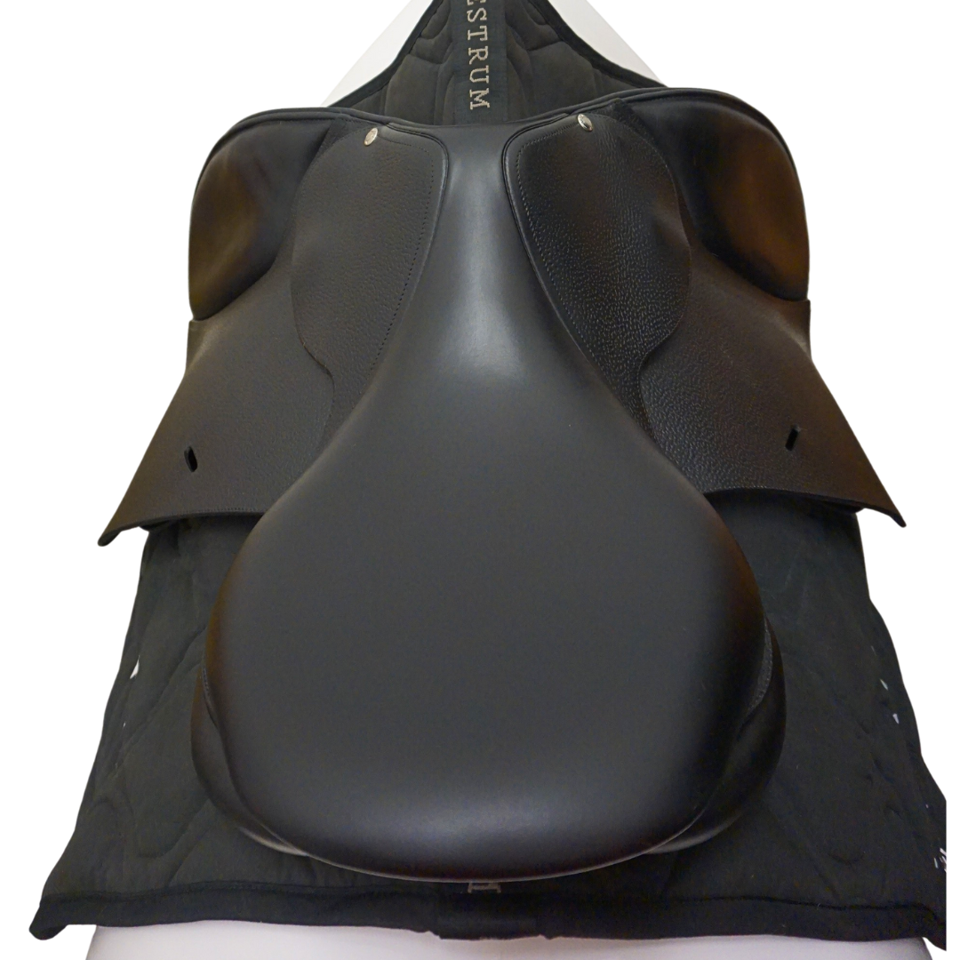 Begagnad Butet-sadel P 17" 2,25 kåpa