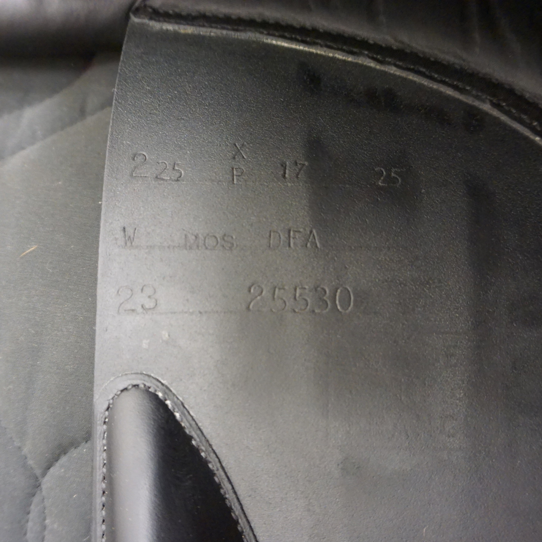 Begagnad Butet-sadel P 17" 2,25 kåpa