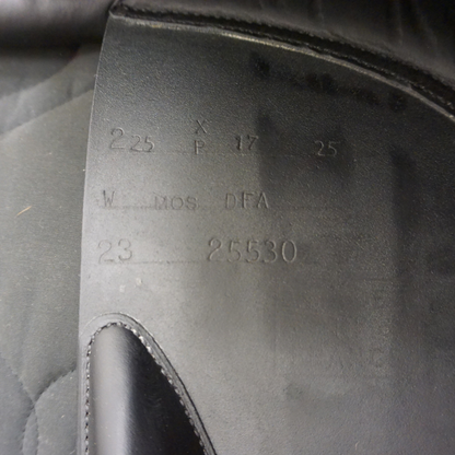 Begagnad Butet-sadel P 17" 2,25 kåpa
