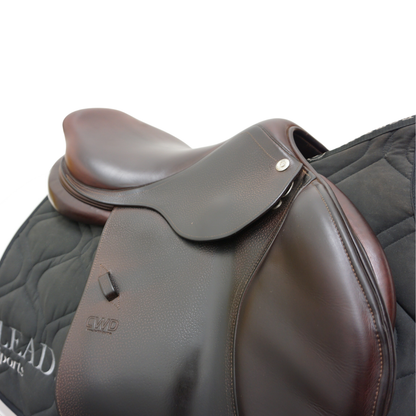 Begagnad CWD-sadel Classic 17" 2C