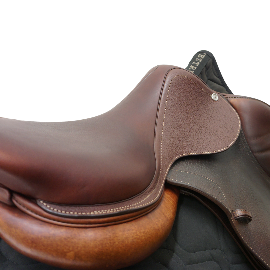 Begagnad CWD-sadel Classic 17,5" 3C